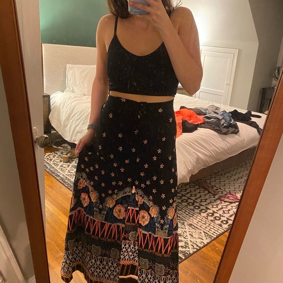 Express maxi skirt with slit - Picture 2 of 3